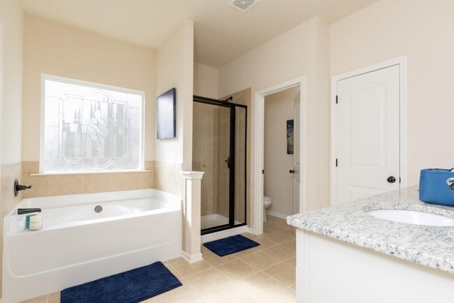 Building Photo - 1856 Hanover W Dr