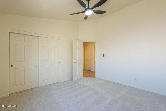 Building Photo - Stunning Cobble Creek II home with pool an...