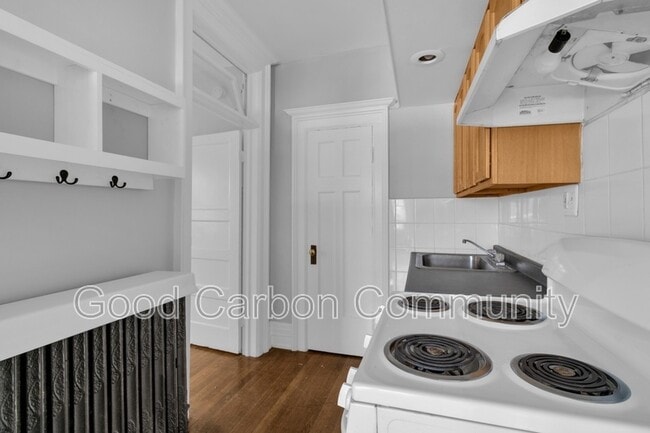 Building Photo - 377 Elmwood Ave