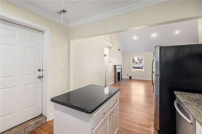 Building Photo - 1674 Browning St SW