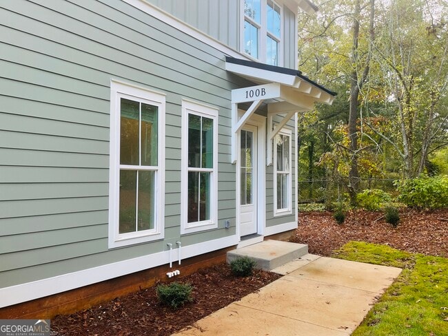 Building Photo - 100 Gardenia Ln