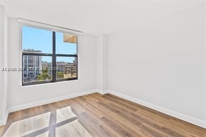 Building Photo - 2500 Parkview Dr