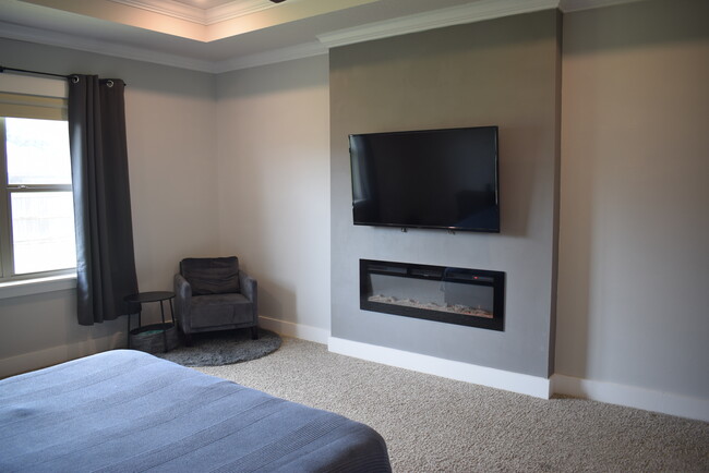 Building Photo - 6046 Cherry Hill Cir