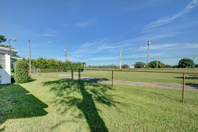 Building Photo - 6698 Belvedere Rd