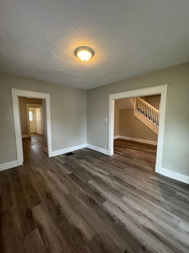 Building Photo - 3 BR near 38th & MLK