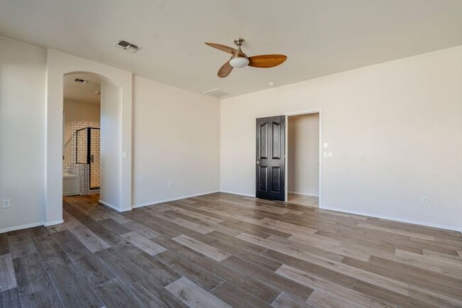 Building Photo - Spacious Elegance in Rancho Sahuarita’s Ga...