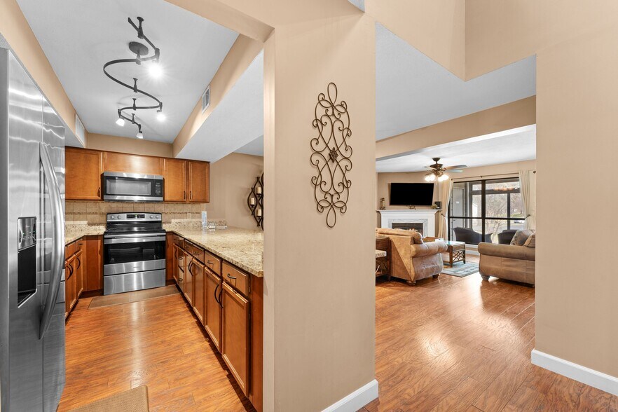 Building Photo - 160 Mulligan Dr