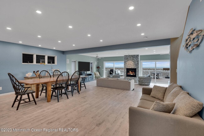 Building Photo - 3608 Ocean Terrace