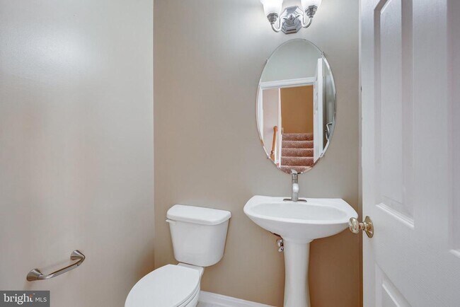 Building Photo - 43903 Thorncroft Terrace