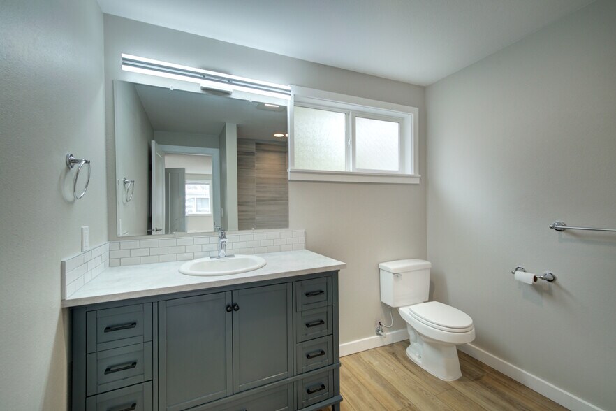 Building Photo - 13737 32nd Ave NE