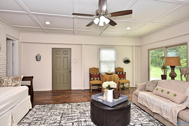 Building Photo - 207 Jones Valley Dr SW