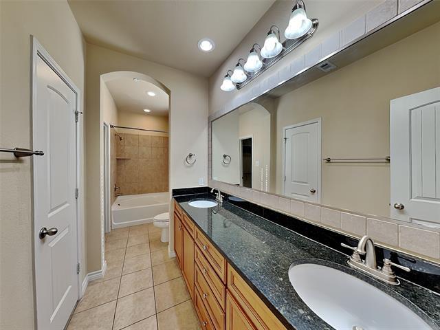 Building Photo - 950 Henderson St