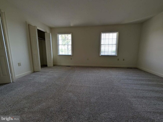 Building Photo - 105 Equestrian Dr