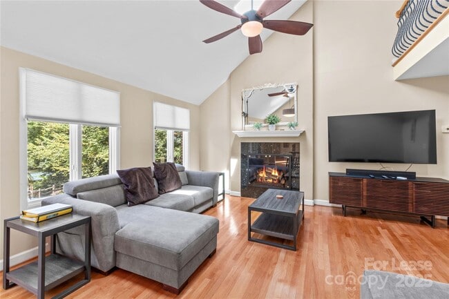 Building Photo - 709 Normandy Rd