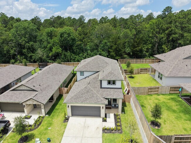 Building Photo - 18757 Timber Gln Dr