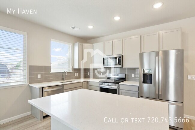 Building Photo - 1320 Hoyt St