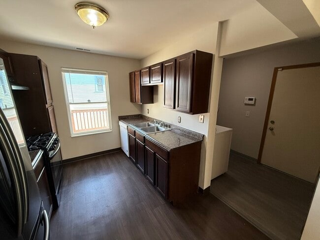 Building Photo - Welcome to 5085 Stanley Ave