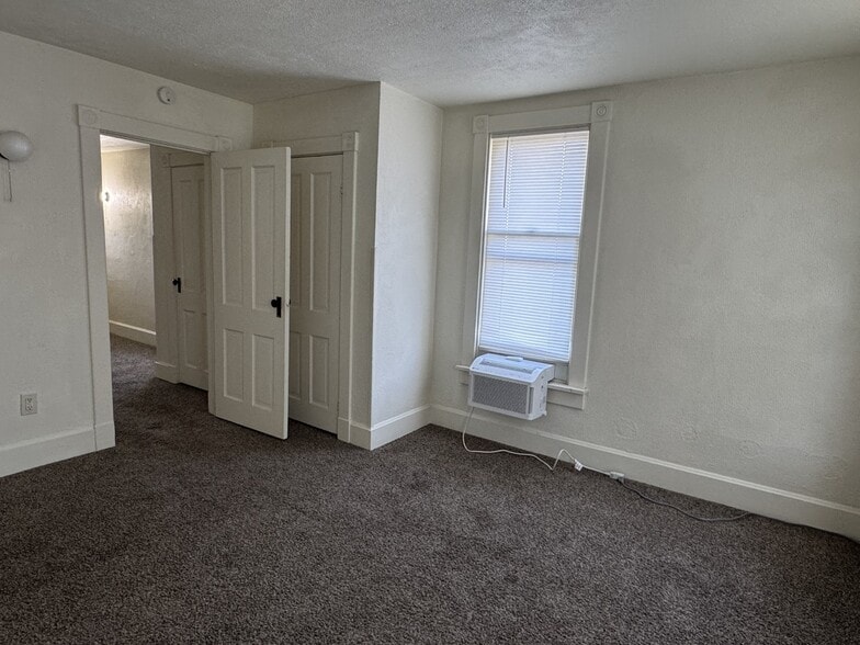 Building Photo - 2325 McKinley Ave