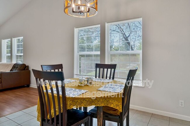 Building Photo - 5456 Oak Leaf Cir