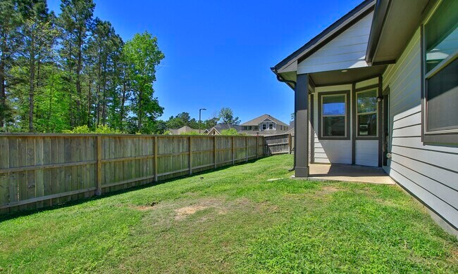 Building Photo - 320 Rise Ln