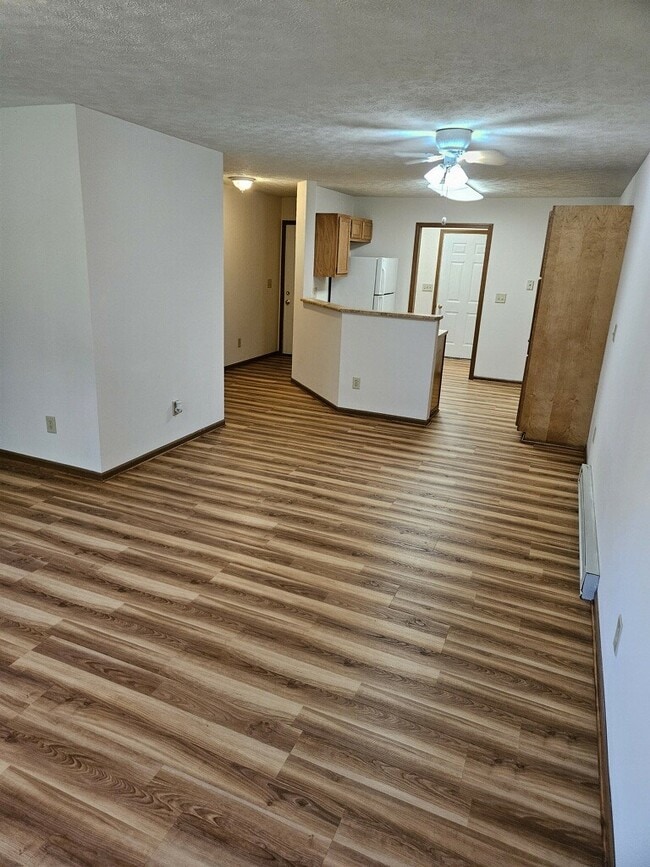 Building Photo - 879 Lewis St