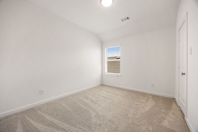 Building Photo - 905 Crystal Bnd Ln