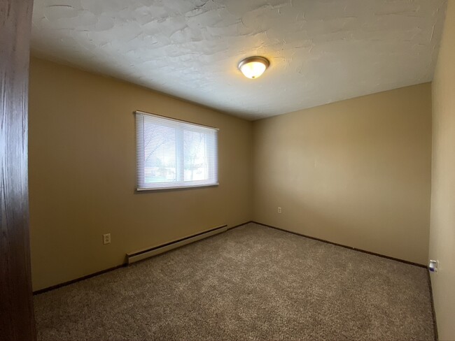 Bedroom - 1011 East Avenue North