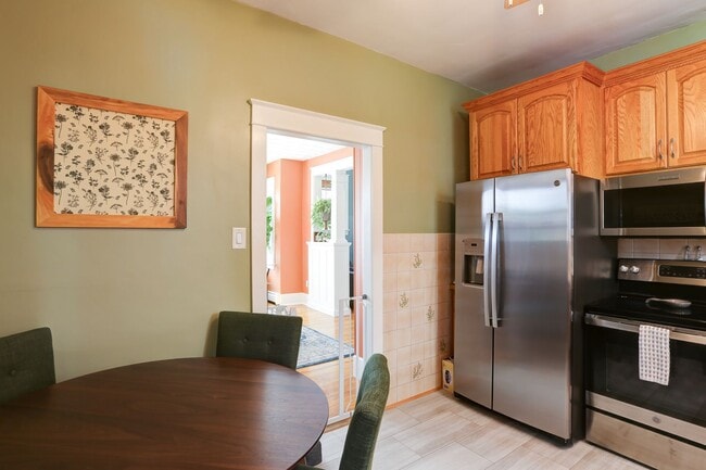 Building Photo - 3 Bed 1 Bath in Lemoyne Pa