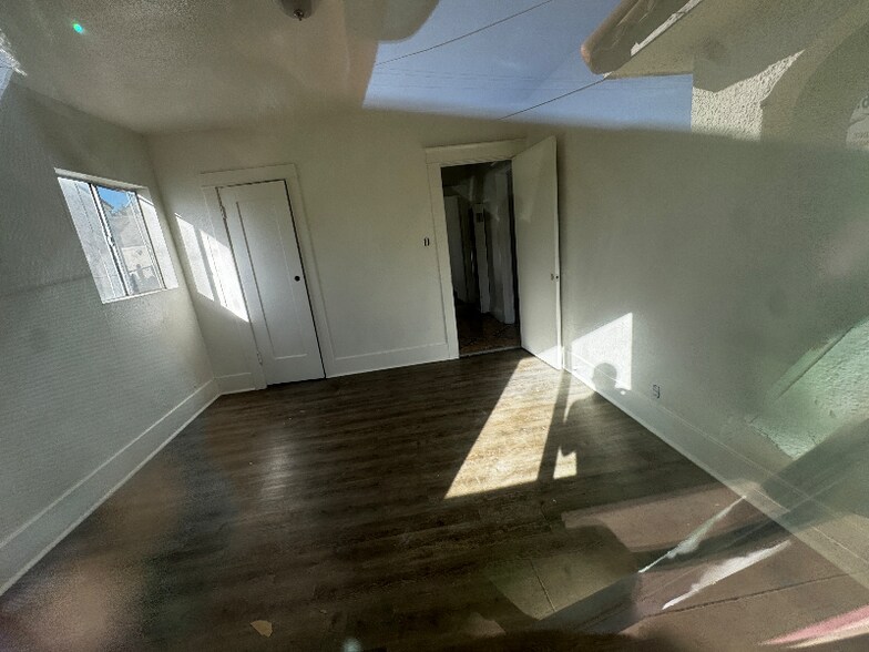 Building Photo - 788 W 13th St