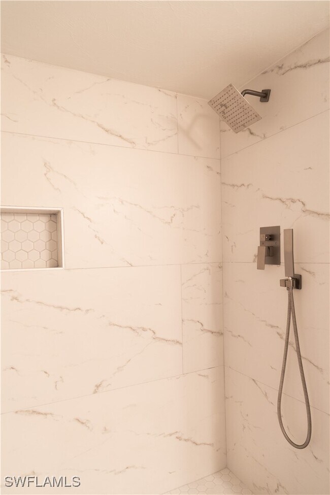 Building Photo - 2385 Naples Trace Cir