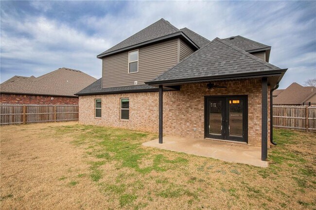 Building Photo - 337 Ryder St