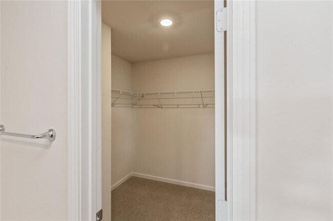 Building Photo - 624 Mackenzie Cv