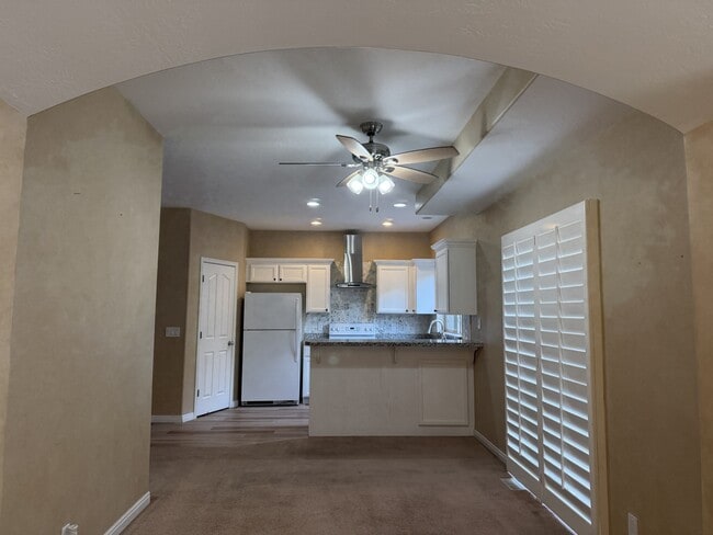 Building Photo - 7691 Willow Walk Ln