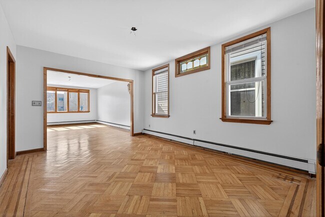 Building Photo - 55 W 5th St