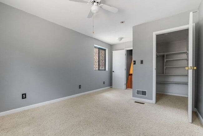 Building Photo - 26120 Deertrail Dr