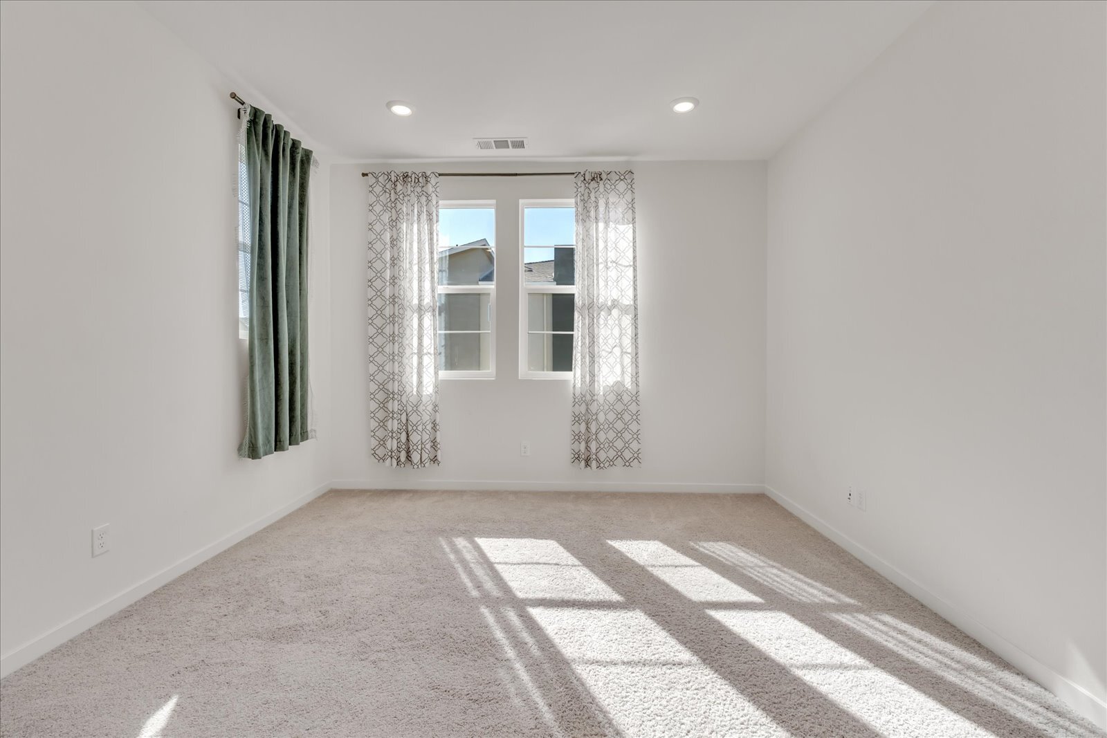 Building Photo - 27116 Valley Oak Pl