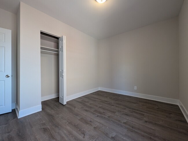 Building Photo - 1948 1/2 N Spaulding Ave