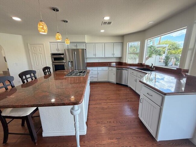 Building Photo - To schedule a viewing, call Wally Fellman at 702-493-9787