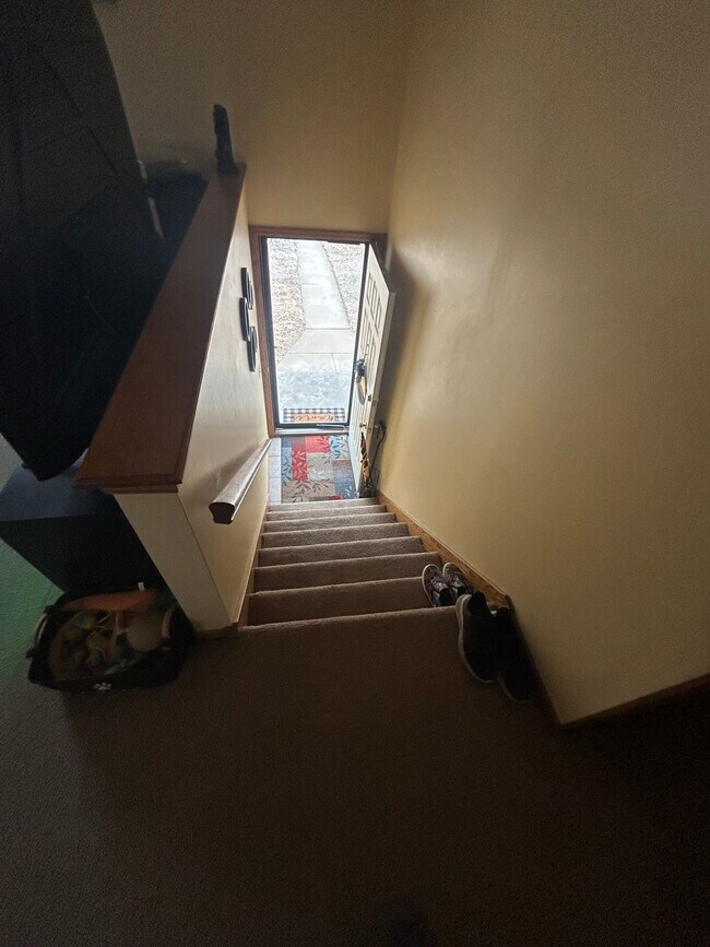 Building Photo - 613 N 40th St