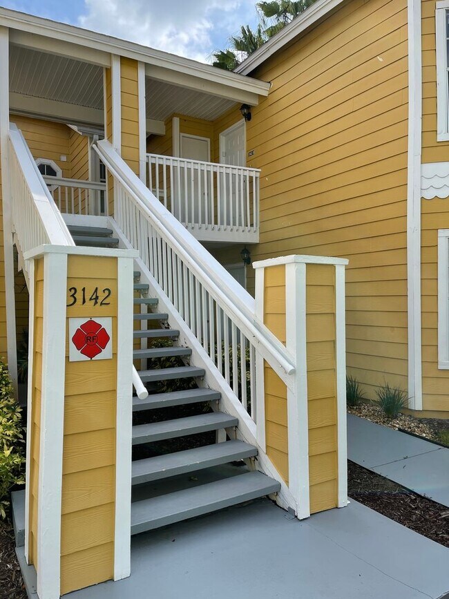 Building Photo - Charming 3-Bedroom, 2-Bath Condo in the Gated Villas at Island Club!