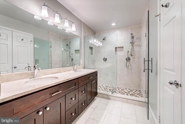 Building Photo - 7208 Burton Hill Ct
