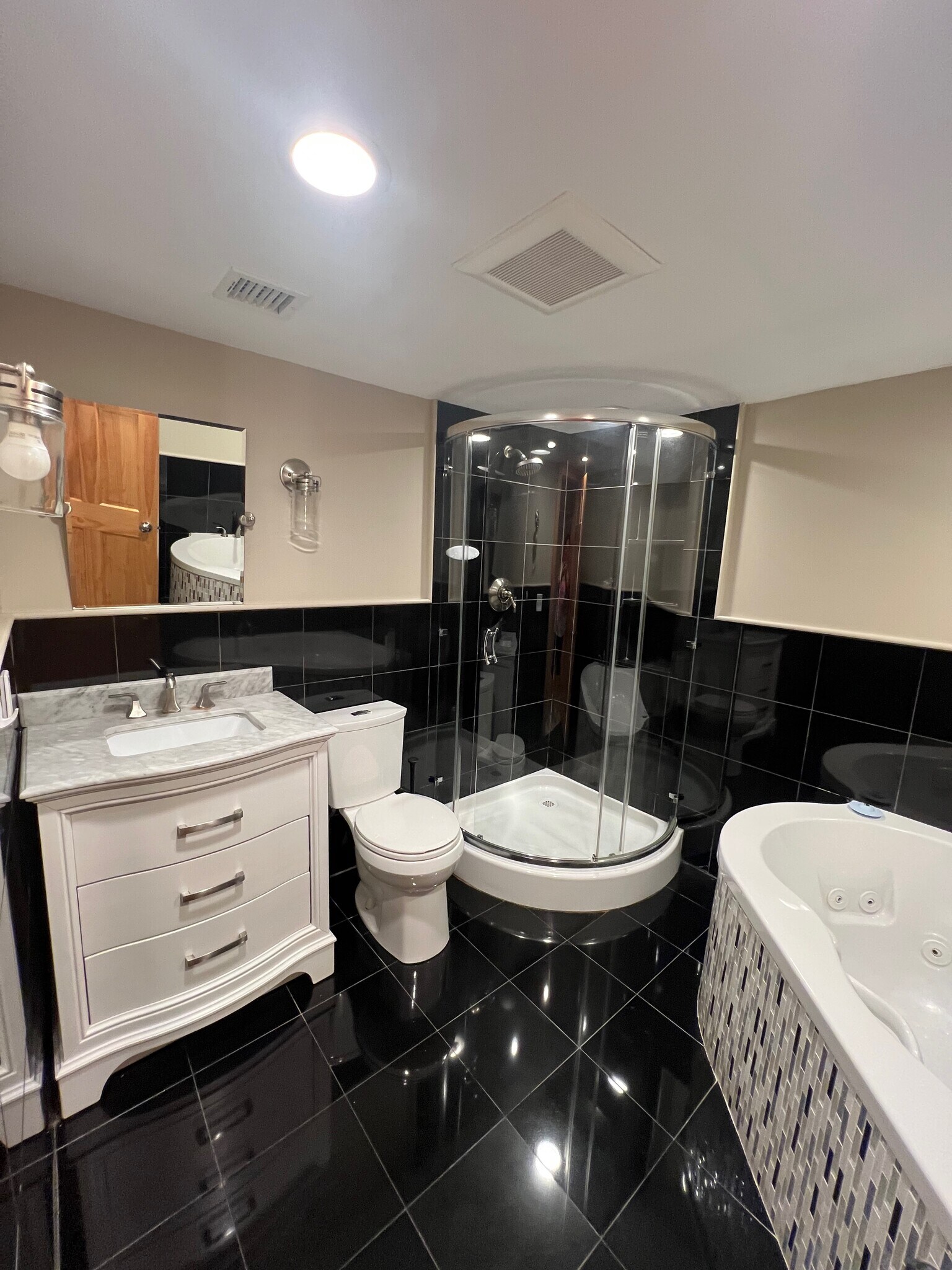 Building Photo - 152 Winchester St