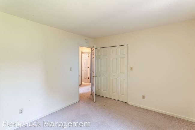 Building Photo - 3 br, 2.5 bath House - 1001 Huntwood Lane