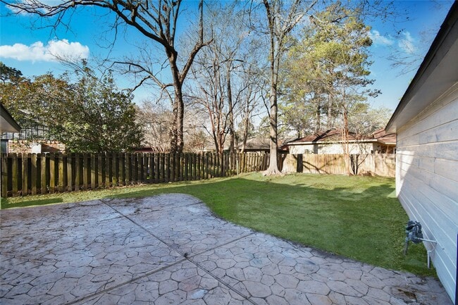 Building Photo - 2035 Round Spring Dr