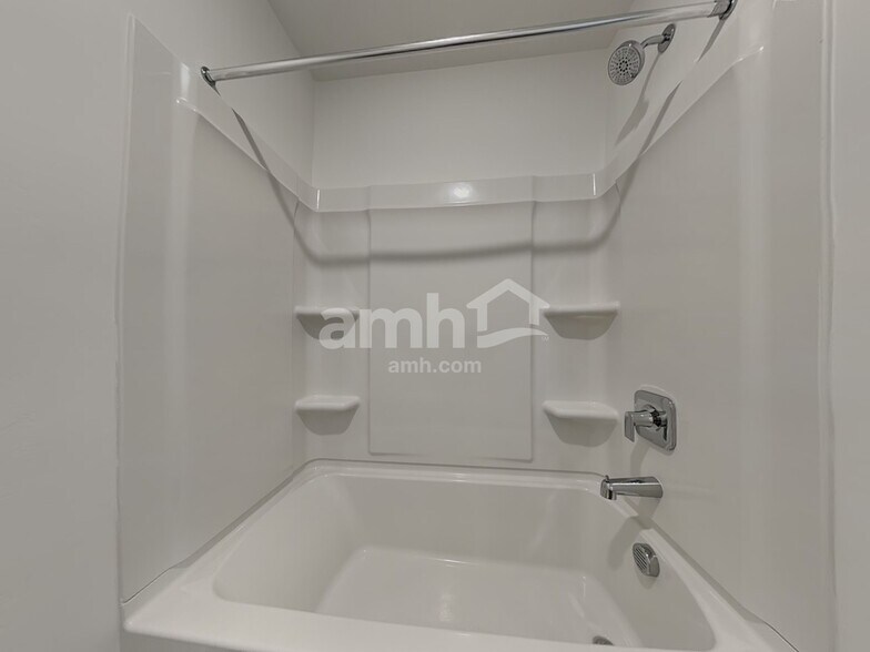 Building Photo - 9630 E Friedel Dr