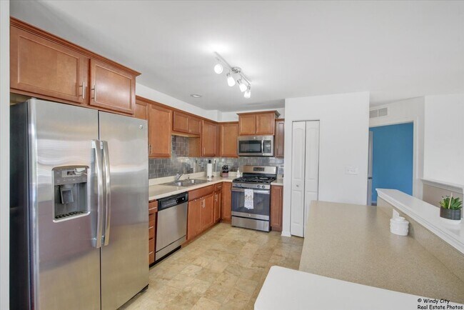 Building Photo - 1110 Sapphire Ln