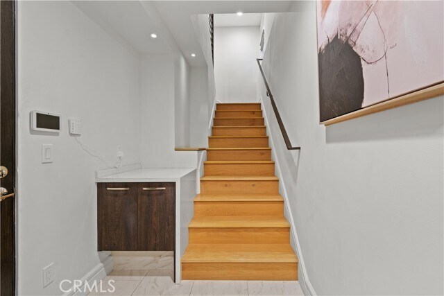 Building Photo - 802 Bard St