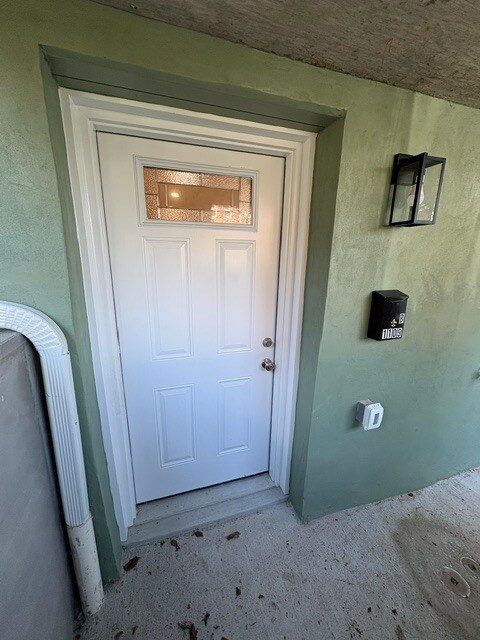 Front Door - 1109 Chicago St SE
