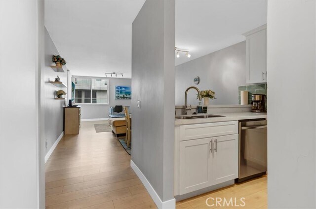 Building Photo - 1140 E Ocean Blvd