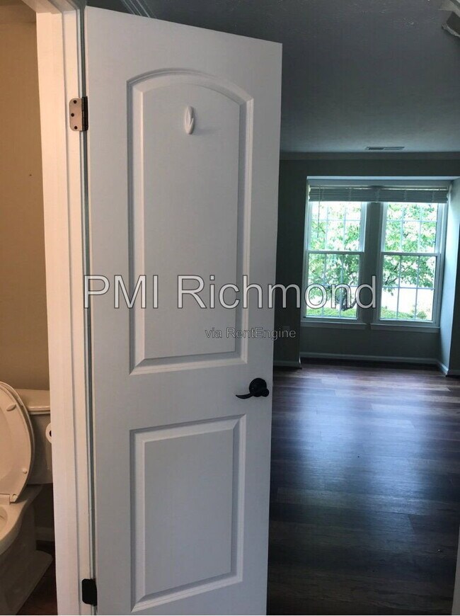 Building Photo - 4802 Ballyshannon Ct